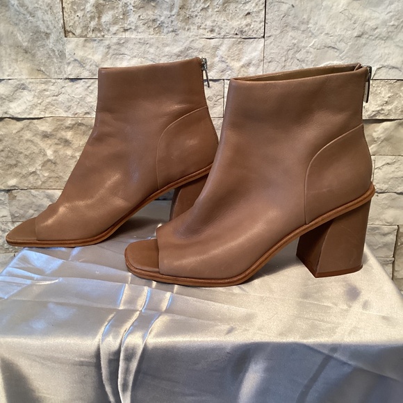 Vince Camuto Bebunder Open Toe Shooties - Picture 4 of 16